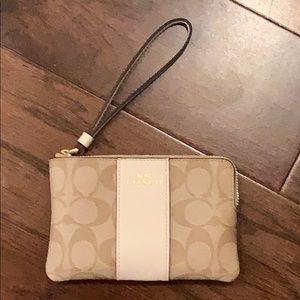 Coach wristlet brand new